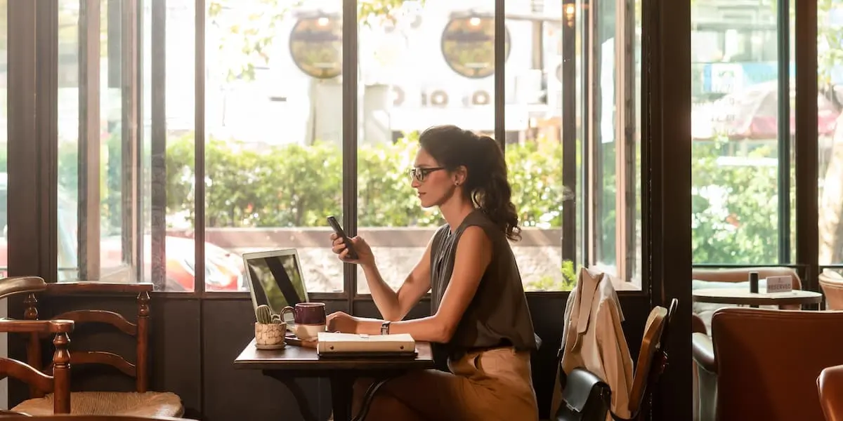 A product manager working in a cafe in NYC.